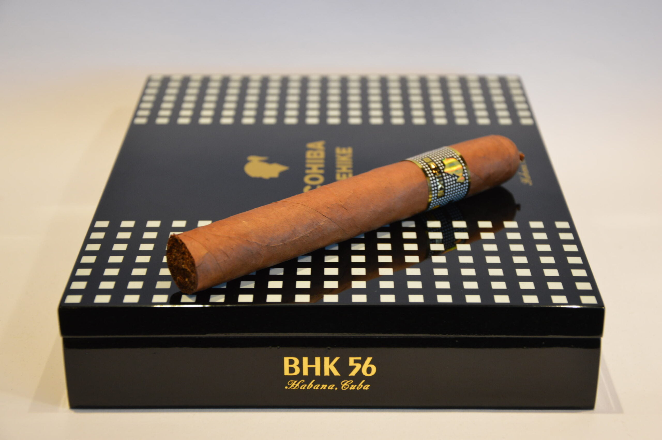 Xì gà Cohiba đẳng cấp và thơm ngon