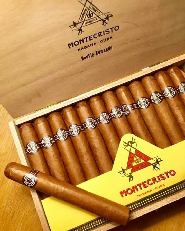 Xì gà Montecristo với hương vị cân bằng hoàn hảo