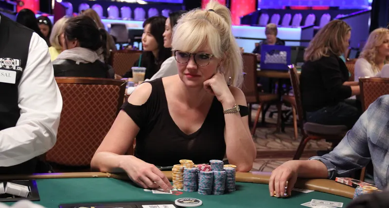 Veronica Brill là ai? – Tiểu sử một tay chơi poker nổi tiếng - gocgiaitri.edu.vn