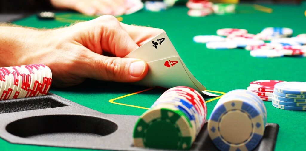 Bật Mí Chiến Thuật Chơi Poker Hiệu Quả Từ Chuyên Gia Lâu Năm