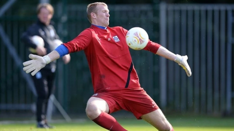 Thủ môn Kristof Van Hout