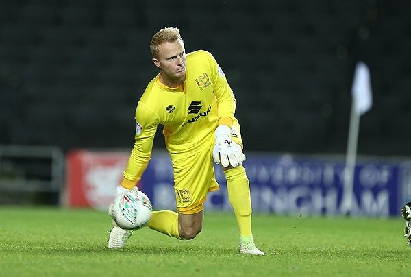 Luật Bắt Bóng Của Thủ Môn Sân 7: Hướng Dẫn Chi Tiết Cho Người Chơi - Fan Vinicius Việt Nam